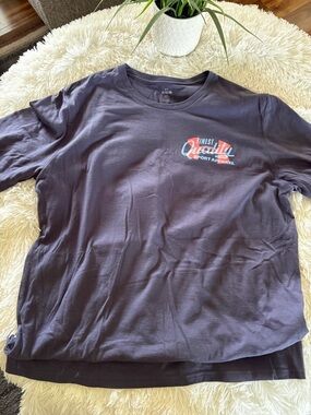 Men’s Under Armour T shirt